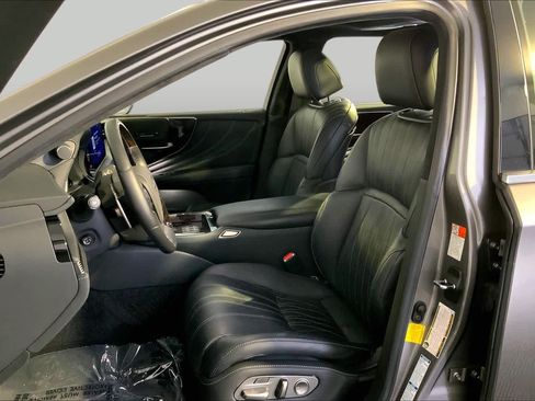 Used 2023 Lexus LS 500 AWD w/ Interior Upgrade Package image 9