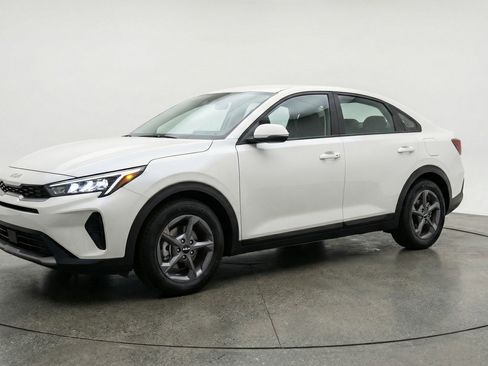 Used 2025 Kia K4 LXS image 3
