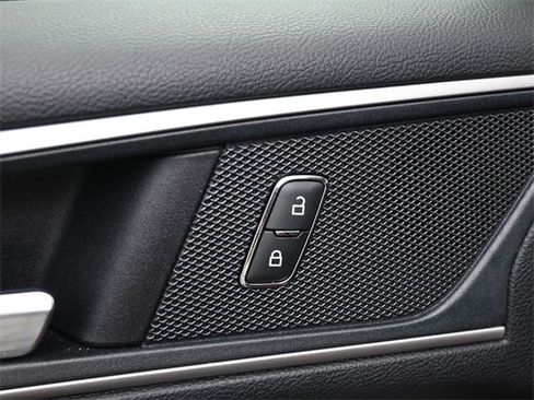 Used 2019 Ford Edge SEL w/ Equipment Group 201A image 21