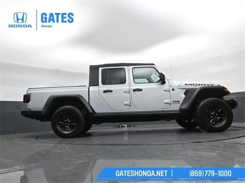 Used 2023 Jeep Gladiator Mojave image 23