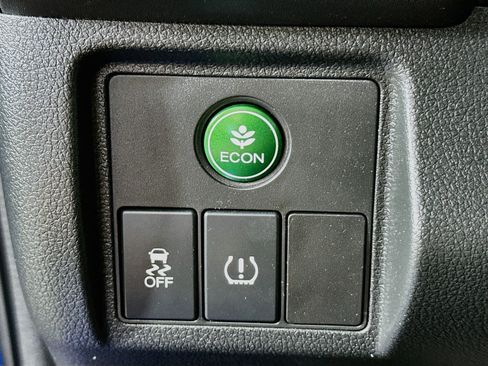 Used 2018 Honda HR-V LX image 16