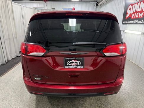 Used 2018 Chrysler Pacifica Touring Plus w/ S Appearance Package FWD image 5