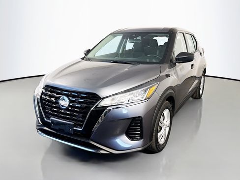 Used 2023 Nissan Kicks S image 4