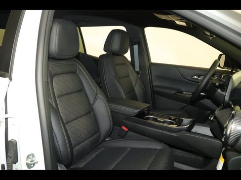 Used 2026 Chevrolet Equinox LT w/ Convenience Package II image 27