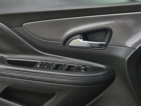 Used 2021 Buick Encore Preferred w/ Safety Package II image 22