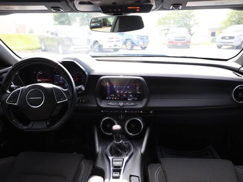 Used 2022 Chevrolet Camaro LT w/ Technology Package image 14