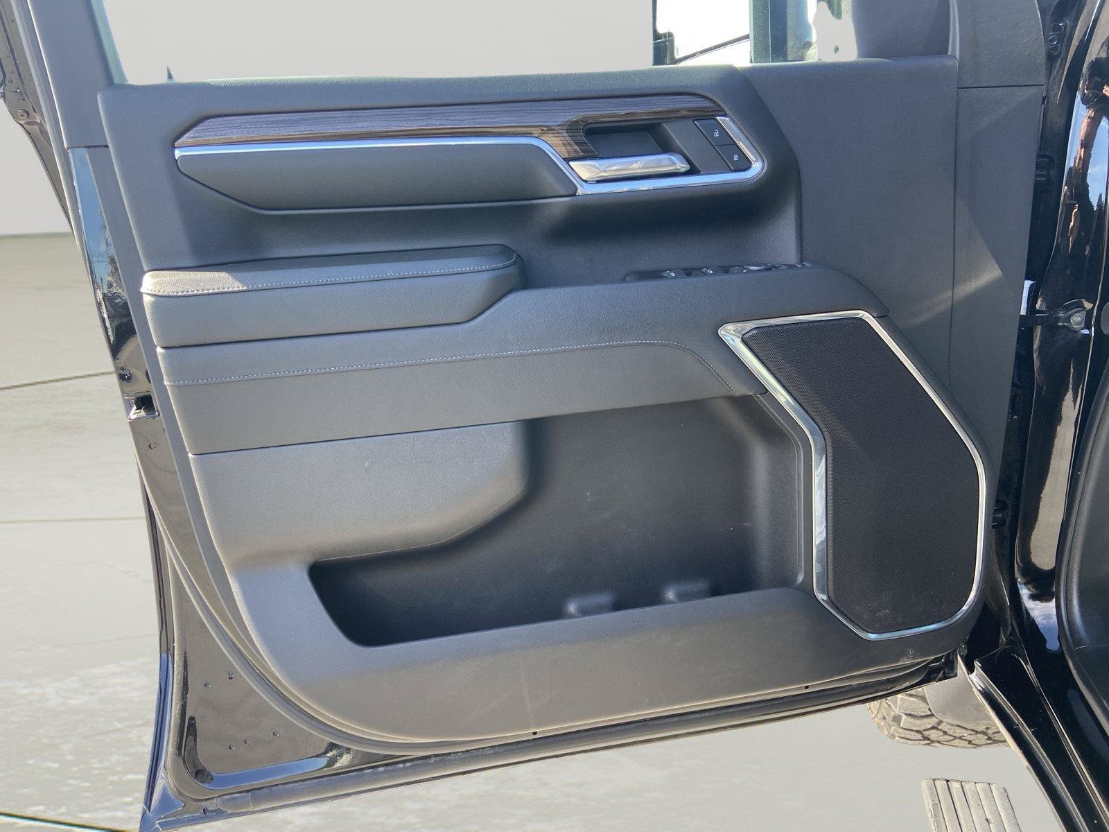 Used 2024 Chevrolet Silverado 3500 LT w/ Midnight Edition AWD/4WD image 18