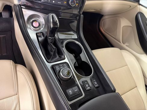 Used 2023 Nissan Maxima SV w/ Floor Mat Group FWD image 18