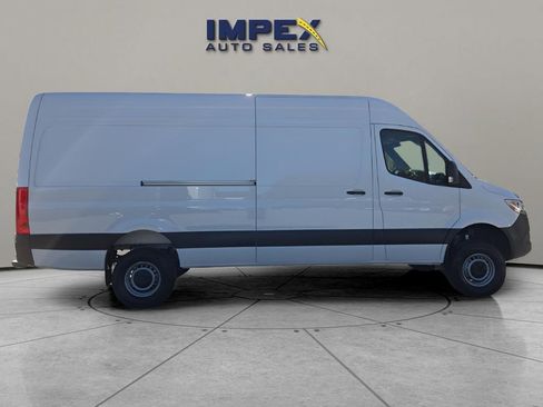 Used 2025 Mercedes-Benz Sprinter 2500 image 6
