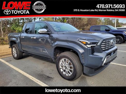 Used 2024 Toyota Tacoma Limited image 1