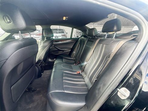 Used 2020 BMW 530i w/ Convenience Package image 27