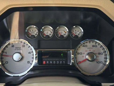 Used 2010 Ford F350 Lariat image 10
