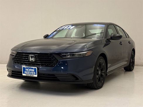 Certified 2025 Honda Accord SE image 2