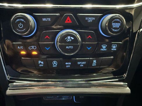 Used 2020 Jeep Grand Cherokee Limited w/ Luxury Group II image 21