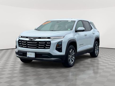 Used 2026 Chevrolet Equinox LT w/ Convenience Package II AWD/4WD image 3