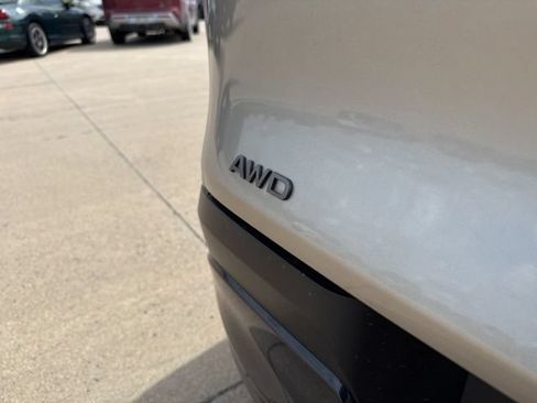 Used 2025 Nissan Murano SL AWD/4WD image 10