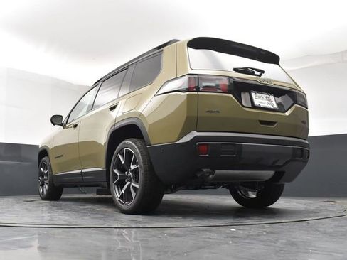 New 2026 Jeep Cherokee Overland w/ Trailer Tow Group AWD/4WD image 22