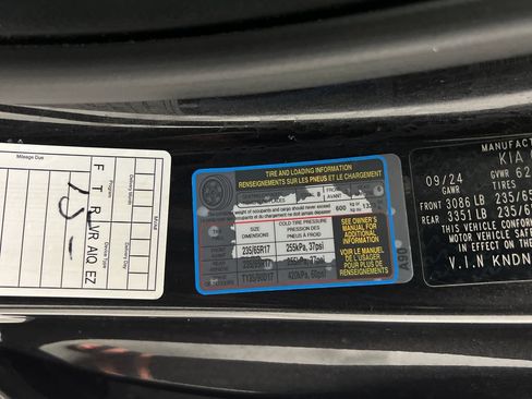 Used 2025 Kia Carnival FWD image 94