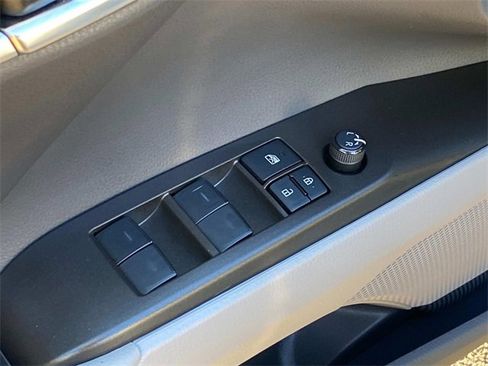 Used 2023 Toyota Camry SE image 13