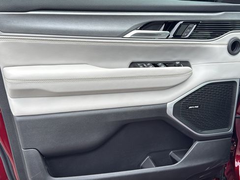 New 2026 Jeep Grand Wagoneer L 2WD image 11