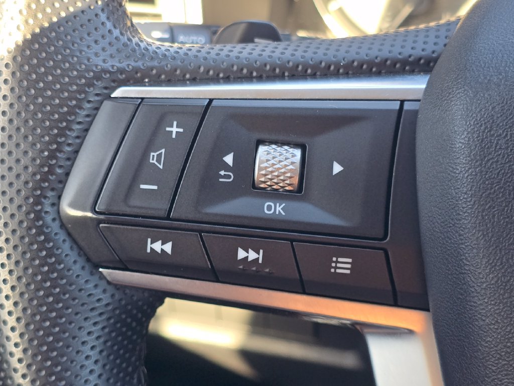 Used 2025 Mitsubishi Outlander SE AWD/4WD image 12