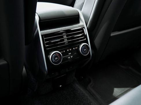 Used 2025 Land Rover Range Rover SE AWD/4WD image 49