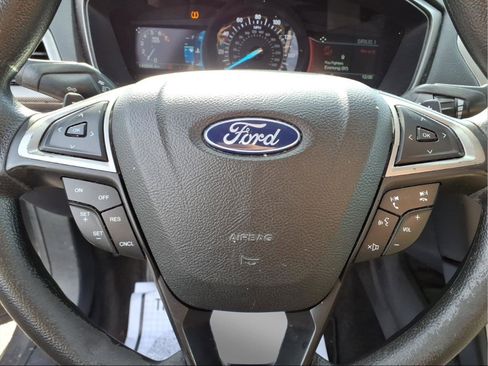 Used 2018 Ford Fusion SE w/ Fusion SE Technology Package image 11