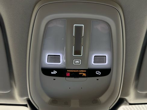 Used 2024 Volvo XC60 B5 Plus w/ Protection Package Premier AWD/4WD image 39