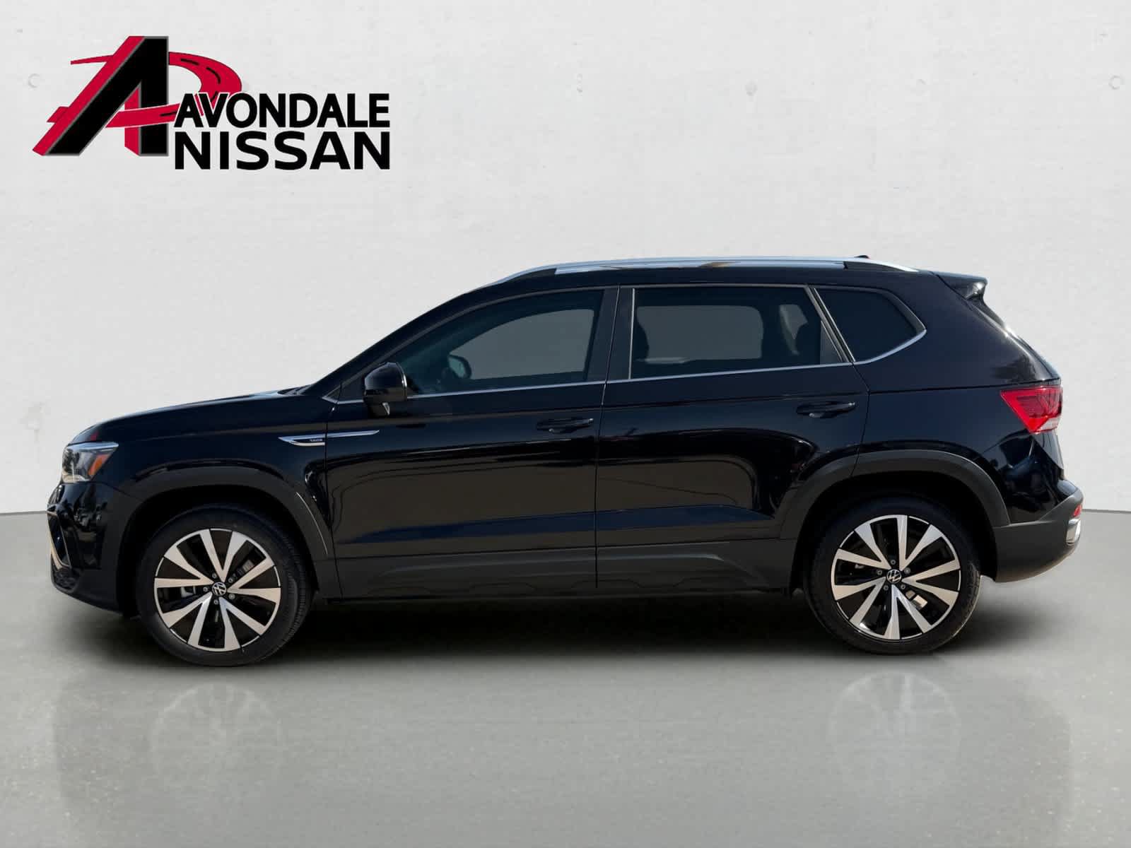 Used 2022 Volkswagen Taos SE FWD image 3
