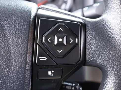 Used 2018 Toyota Tacoma SR image 52