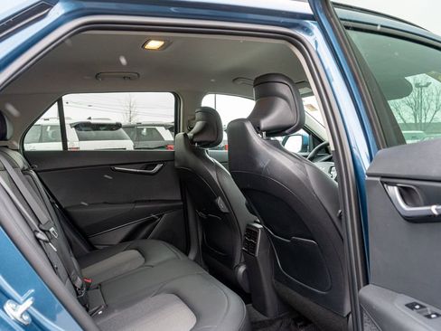Used 2025 Kia Niro EX w/ EX Cold Weather Package image 14