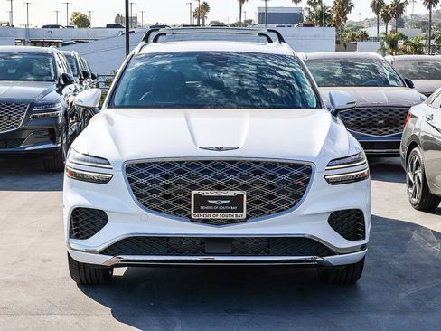Used 2026 Genesis GV70 2.5T Advanced AWD/4WD image 2