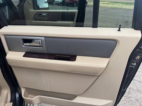 Used 2014 Ford Expedition EL XLT w/ Equipment Group 202A AWD/4WD image 25