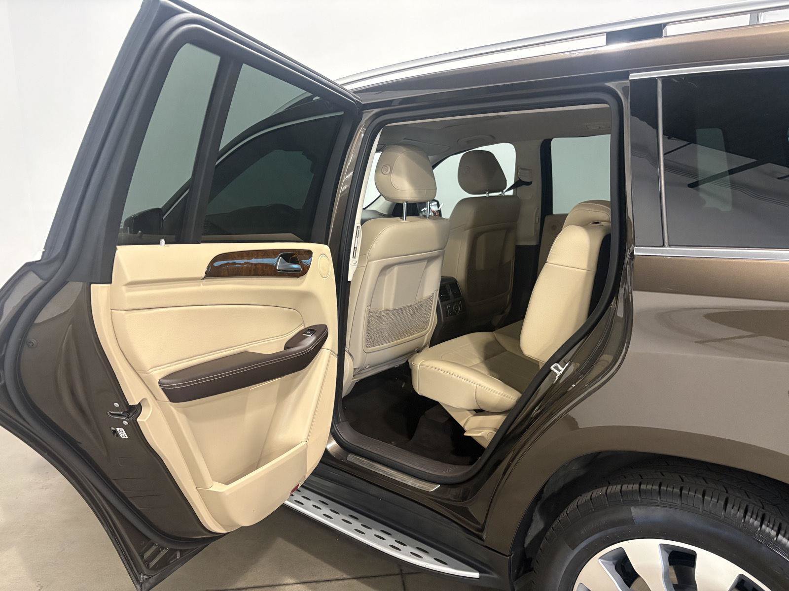 Used 2017 Mercedes-Benz GLS 450 4MATIC image 28