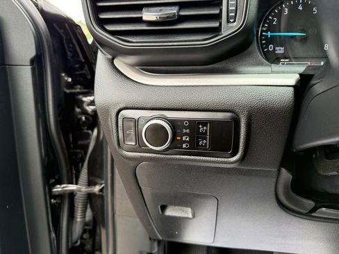 Used 2023 Ford Explorer XLT AWD/4WD image 14