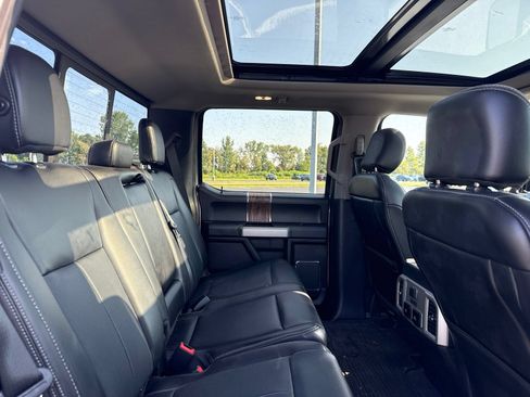 Used 2019 Ford F150 Lariat w/ Equipment Group 502A Luxury AWD/4WD image 8