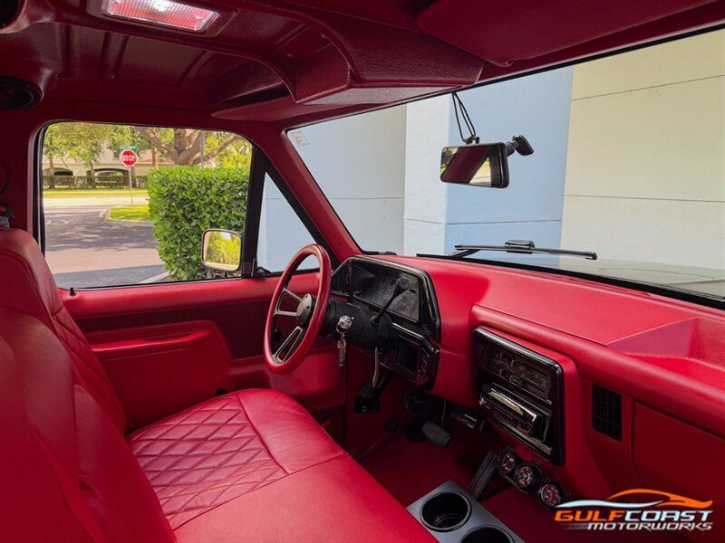 Used 1987 Ford F350 2WD Regular Cab image 25