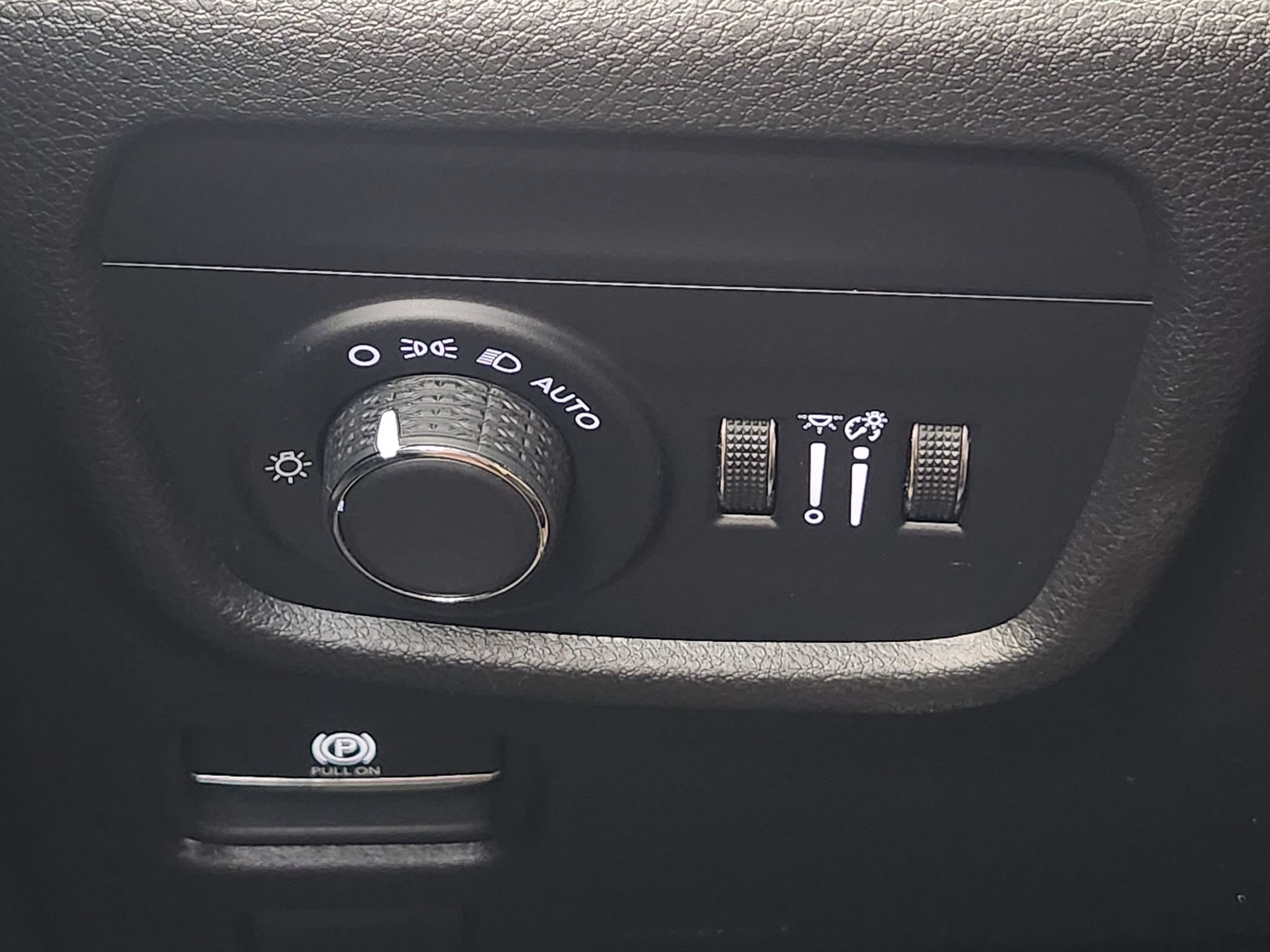 Used 2023 Jeep Grand Cherokee Altitude AWD/4WD image 20