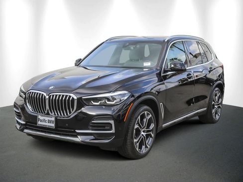 Certified 2023 BMW X5 sDrive40i w/ Parking Assistance Package image 3