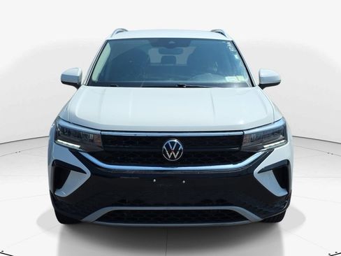 Used 2024 Volkswagen Taos SE FWD image 6