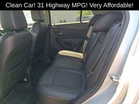 Used 2019 Chevrolet Trax LT w/ LT Convenience Package FWD image 13