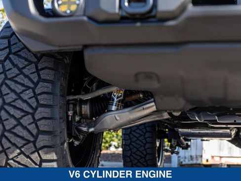 Used 2025 Ford Bronco Badlands AWD/4WD image 19