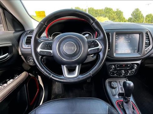 Used 2019 Jeep Compass Trailhawk w/ Leather Interior Group AWD/4WD image 8