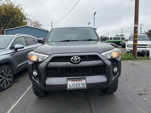Used 2018 Toyota 4Runner SR5 Premium image 5