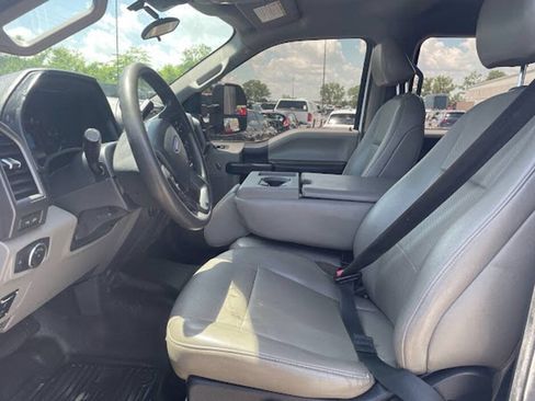Used 2022 Ford F550 4x4 Crew Cab Super Duty w/ Power Equipment Group image 15