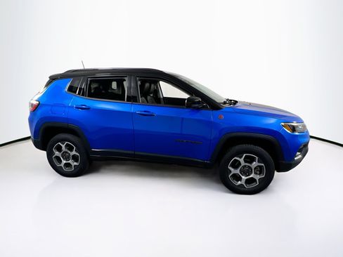 Used 2022 Jeep Compass Trailhawk w/ Trailhawk Convenience Group AWD/4WD image 4