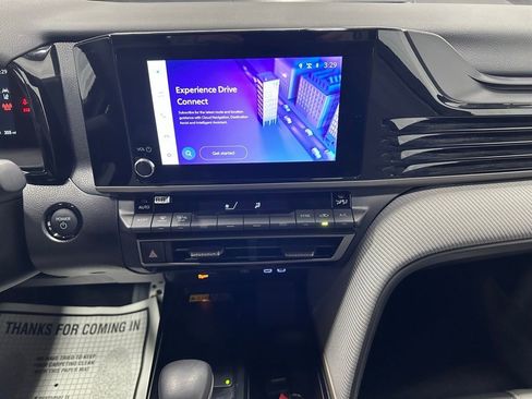 Used 2025 Toyota Camry SE image 25