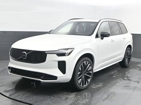New 2026 Volvo XC90 B6 Ultra w/ Lounge Package image 3