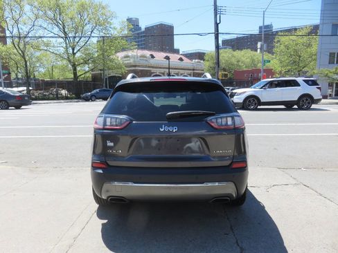 Used 2019 Jeep Cherokee Limited AWD/4WD image 8