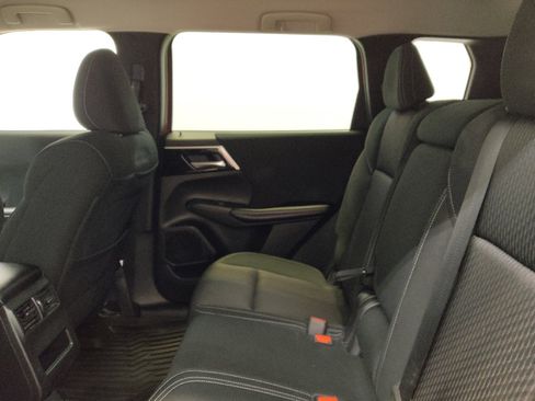 Used 2022 Mitsubishi Outlander ES FWD image 18